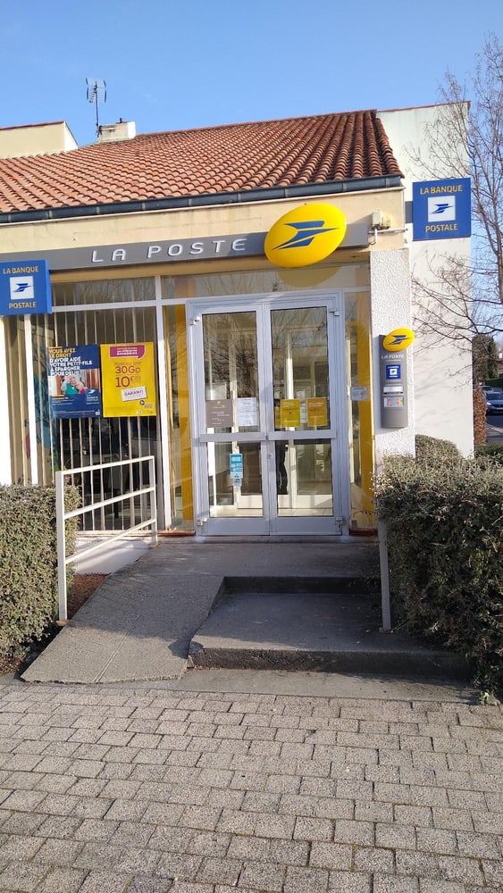 Photo du point La Poste LA ROCHE BLANCHE