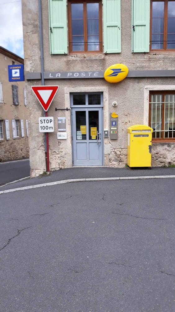 Photo du point La Poste SAINT AMANT ROCHE SAVINE