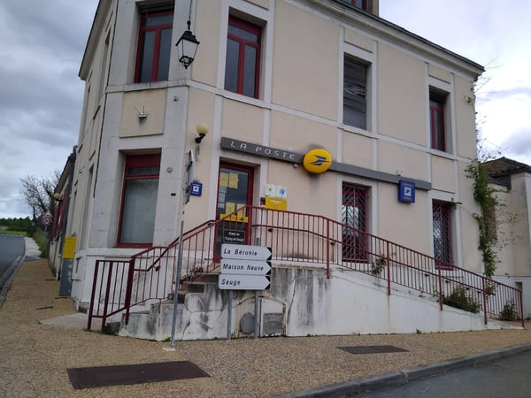 Photo du point La Poste SAINT PIERRE DE CHIGNAC