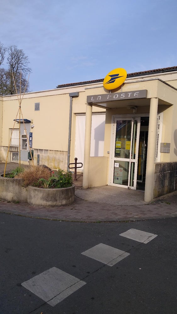 Photo du point La Poste AMBARES ET LAGRAVE