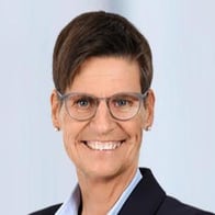 Stephanie Kreutz. Ihre Ansprechpartnerin für die Barmenia Versicherung in Rosenheim.
