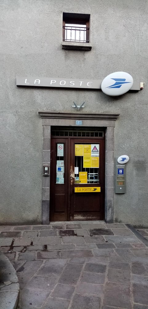 Photo du point La Poste BESSE ET SAINT ANASTAISE