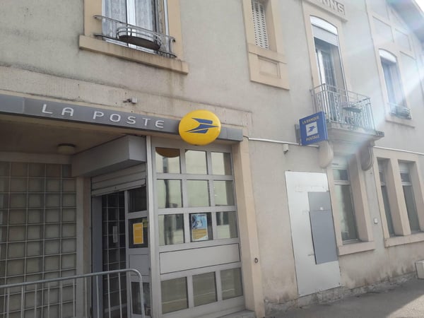 Photo du point La Poste NEUVES MAISONS