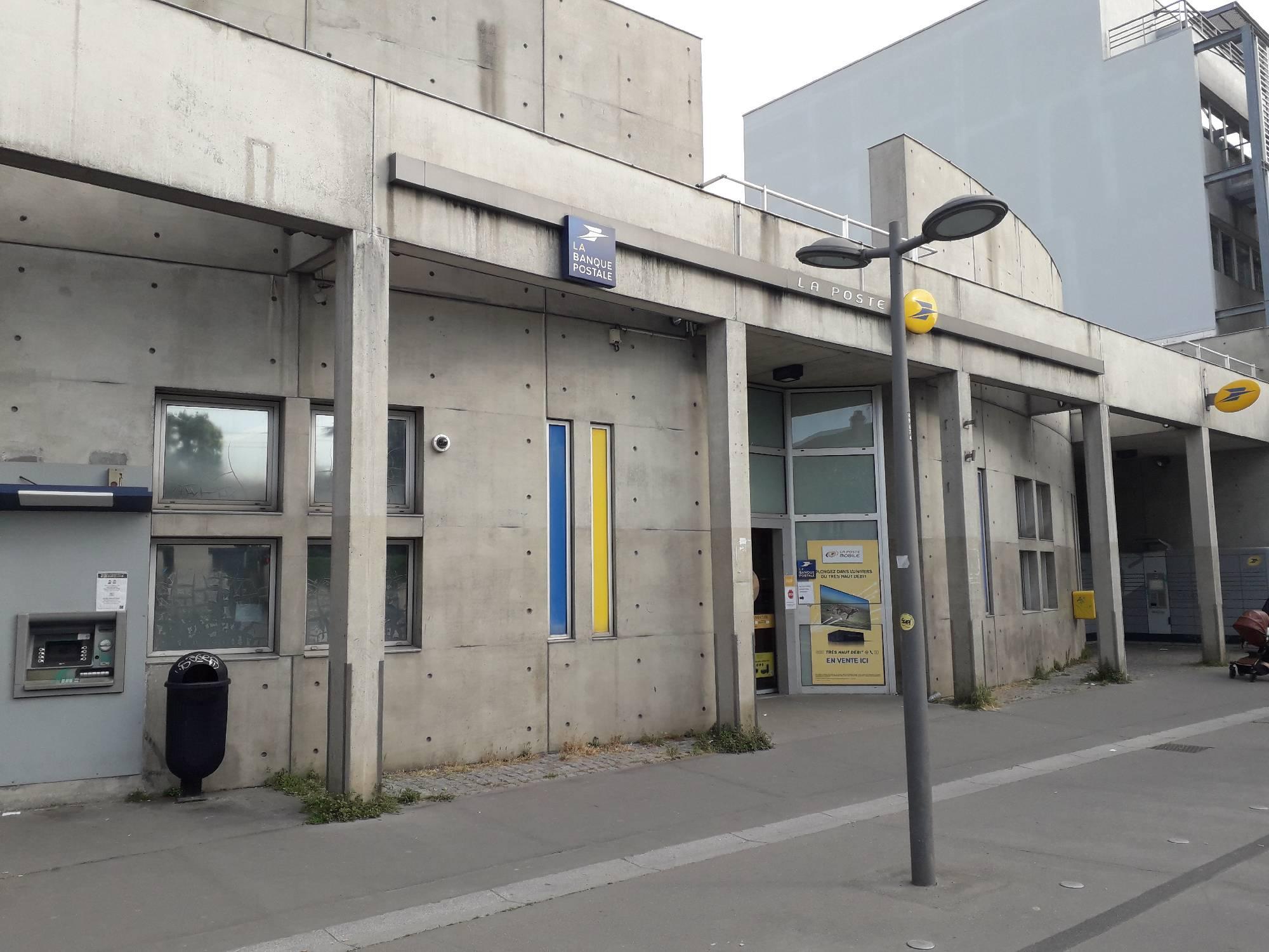 La Poste BORDEAUX BASTIDE (33100) - La Poste
