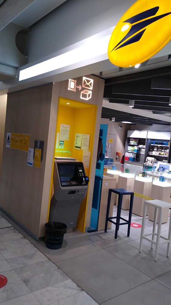 La Poste ROISSY ADP TRAVEL AEROGARE 2