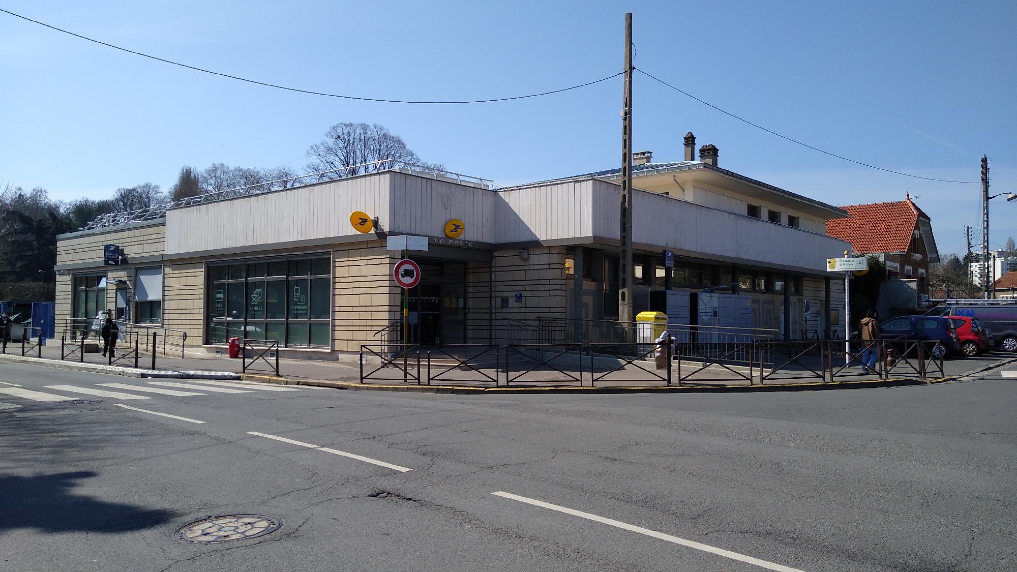 91 VIRY CHATILLON L HOTEL DE VILLE