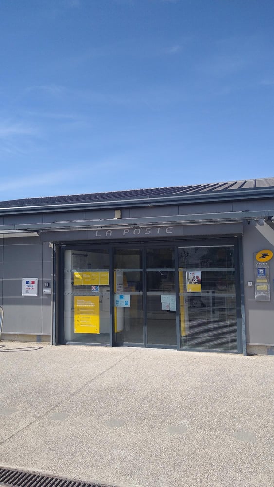 Photo du point La Poste MAUBEC LE COUSTELLET