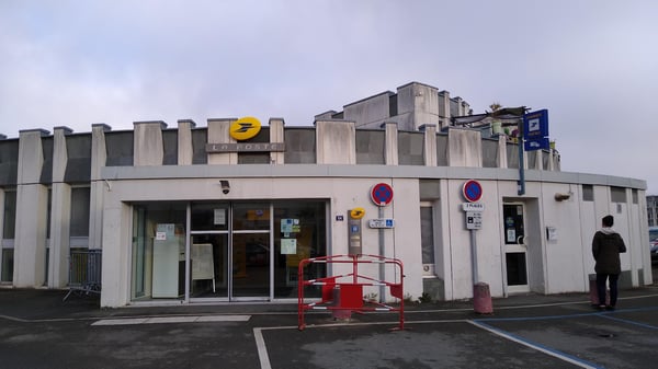 Photo du point La Poste LAVAL SAINT NICOLAS