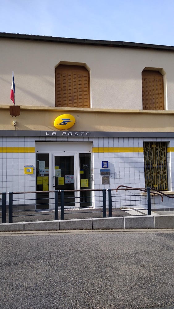 Photo du point La Poste LA MONNERIE LE MONTEL