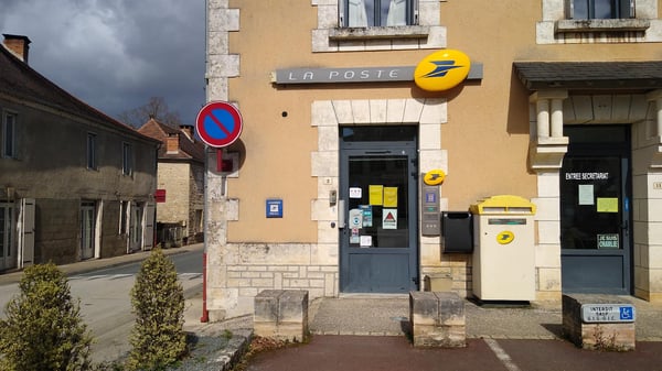 Photo du point La Poste CHERVEIX CUBAS