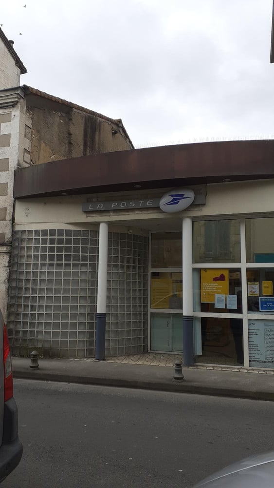 Photo du point La Poste LA ROCHEFOUCAULD