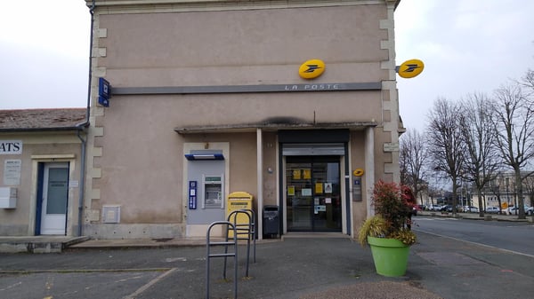 Photo du point La Poste SEICHES SUR LE LOIR