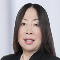 Weibing Shi-Schienle. Ihre Ansprechpartnerin für die Barmenia Versicherung in Stuttgart.