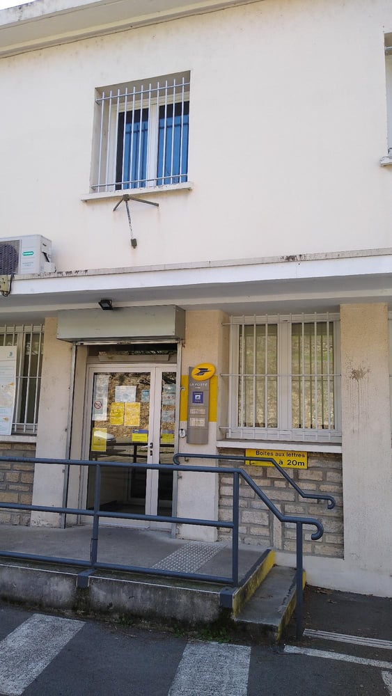 Photo du point La Poste BESSEGES