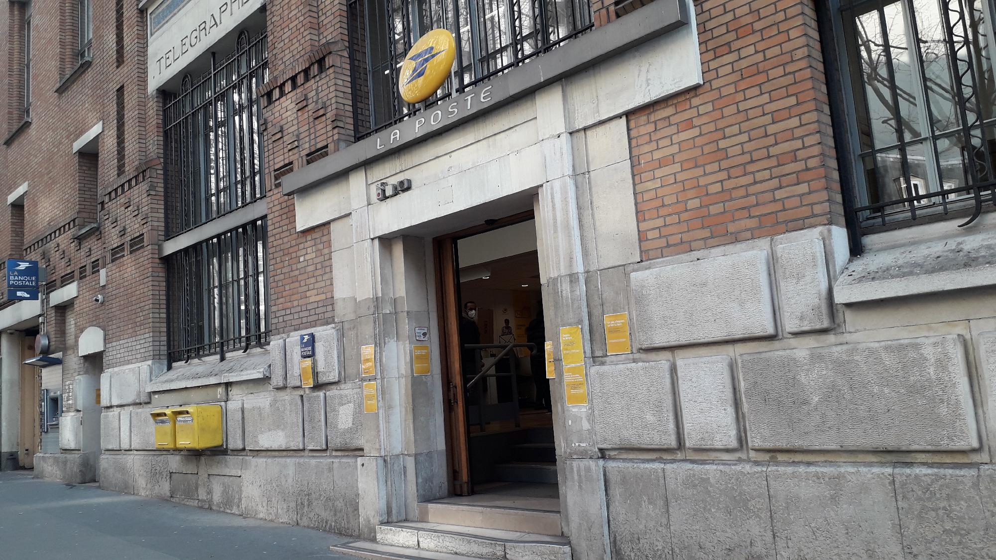 La Poste PARIS PYRENEES (75020) - La Poste