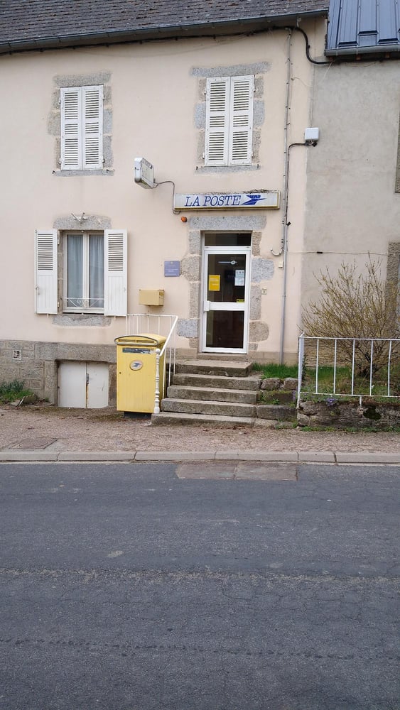 Photo du point La Poste CHARENSAT