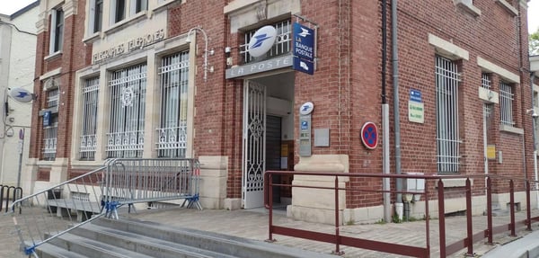 Photo du point La Poste LE QUESNOY