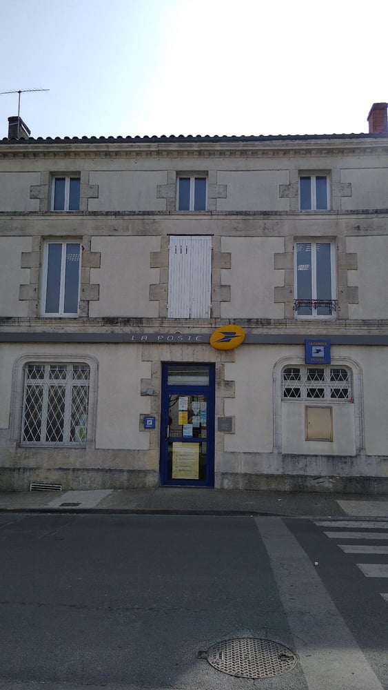 Photo du point La Poste MATHA