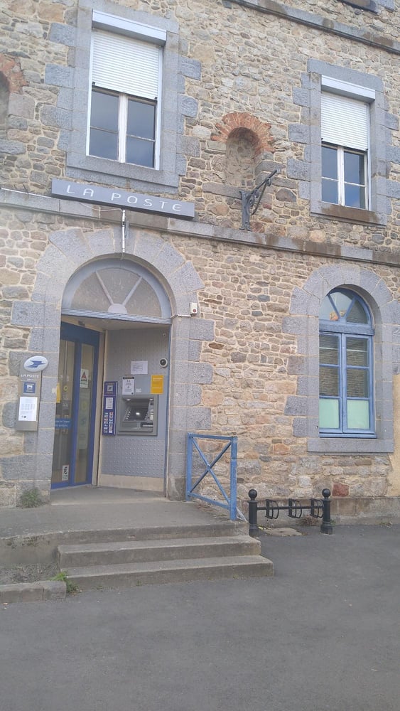 Photo du point La Poste COMBOURG