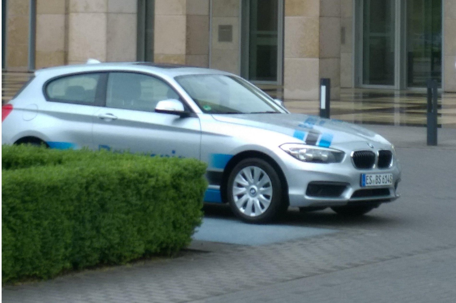 KFZ-Versicherungen gibt´s hier: