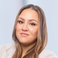 Vanessa Berisha. Ihre Ansprechpartnerin für die Barmenia Versicherung in Erfurt.