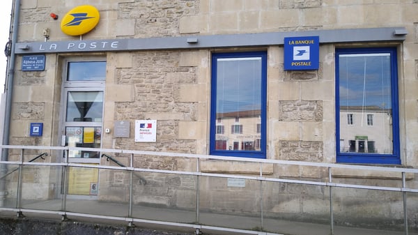 Photo du point La Poste CHAMPDENIERS SAINT DENIS