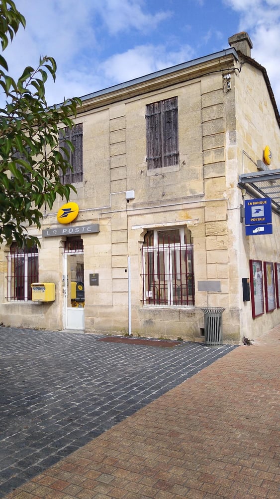 Photo du point La Poste SAINT LOUIS DE MONTFERRAND