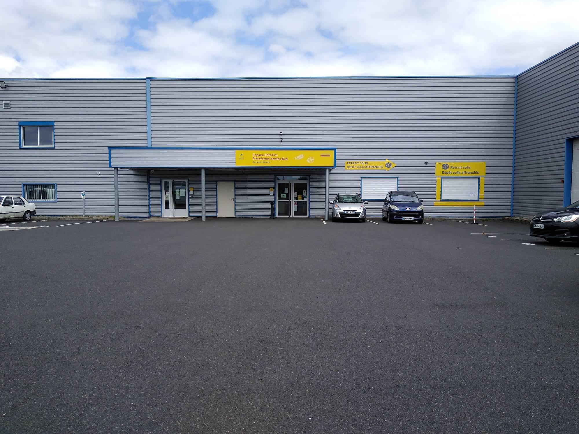 CPA NANTES - Le port vu de la petite-Hollande EUR 4,00 - FR