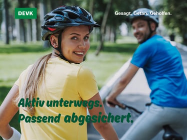 Fahrradfahrer mit Helm unterwegs – DEVK Marco Hock berät zu Fahrradversicherung, Unfallversicherung und Haftpflicht.