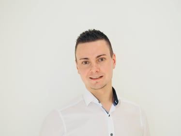 Agenturleiter Daniel Unger der DEVK Geschäftsstelle in Stade