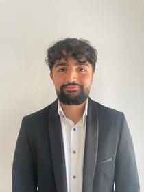 DEVK Versicherung Claudio Marasa in Daun: Auszubildender Mardin Akyüz