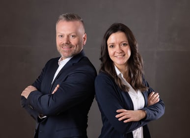 Bezirksleiterin Susann Grundmann und Agenturvertreter Heiko Patzer der DEVK Versicherungsagentur Susann Grundmann in Plauen