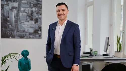 Agenturleiter Chikhou