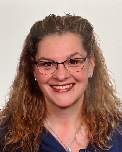 Frau mit Brille