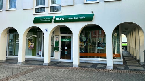 Außenansicht der DEVK Versicherung Sezai Aydemir in Bochum