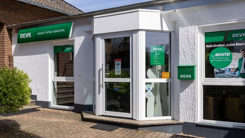 Außenansicht der DEVK Geschäftsstelle Domenik Klemp in Düren-Gürzenich