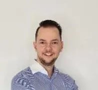 Das Bild zeigt Julian Laternik