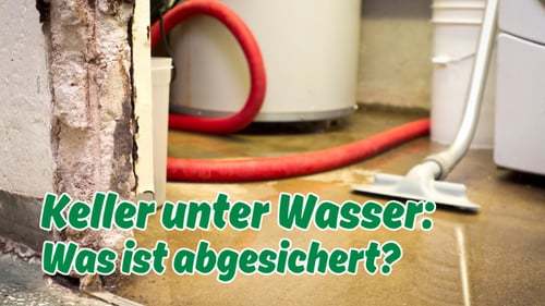 Vollgelaufener Keller nach Starkregen mit Wasser auf dem Boden, Schlauch und Sauger – Thema Versicherungsschutz bei Wasserschäden in Berlin-Adlershof.