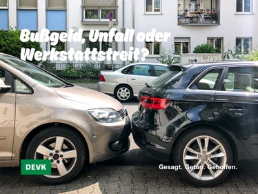 Zwei parkende Autos in Würzburg mit Hinweis auf Bußgeld, Unfall oder Werkstattstreit
