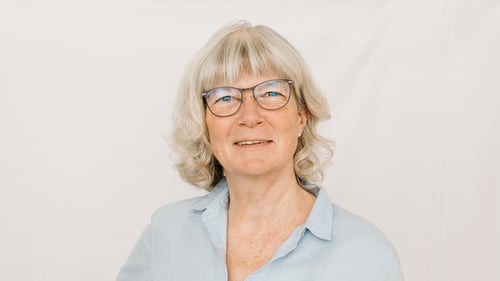 Das Bild zeigt Frau Margarete Beil lächelnd