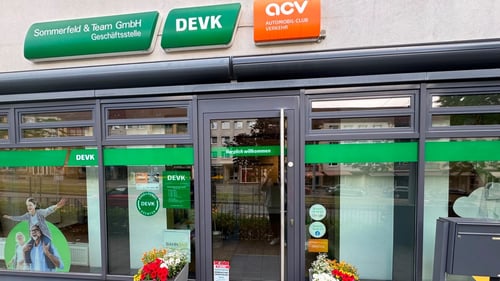 Das Foto zeigt die DEVK-Geschäftsstelle in Nordhausen von außen.