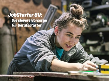Berufsstarterin bei der Arbeit in der Werkstatt zum Thema DEVK JobStarter BU - Vorsorge zur Absicherung der eigenen Arbeitskraft