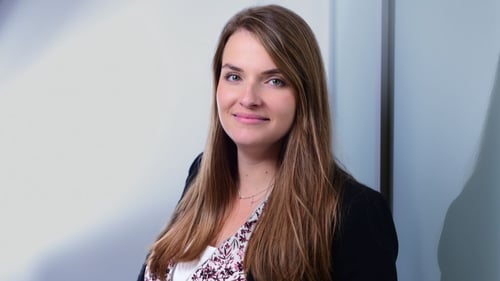 Mitarbeiterin Marie-Luise Dittmann der DEVK-Agentur in Dresden
