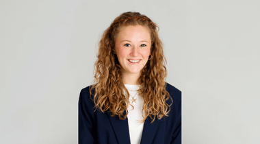 Innendienstmitarbeiterin Nina Nestmann - DEVK Versicherung Augsburg