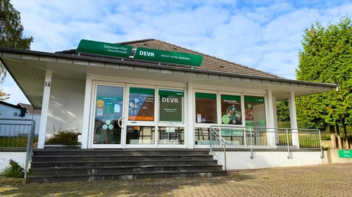 Außenansicht der DEVK Versicherung Sebastian Pfeil in Hackenheim