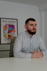 Foto von Besian Loga