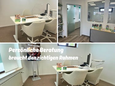 Moderner Beratungsraum der DEVK Versicherungsagentur Susanne Gerards in Pulheim mit persönlicher Atmosphäre für vertrauliche Beratungsgespräche