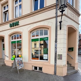 Foto zeigt die DEVK-Agentur Matthias Tepper in Wismar