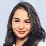 Milena Zimmer. Ihre Ansprechpartnerin für die Barmenia Versicherung in Kiel.