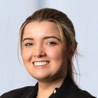 Selena Höge. Ihre Ansprechpartnerin für die Barmenia Versicherung in Lübeck.